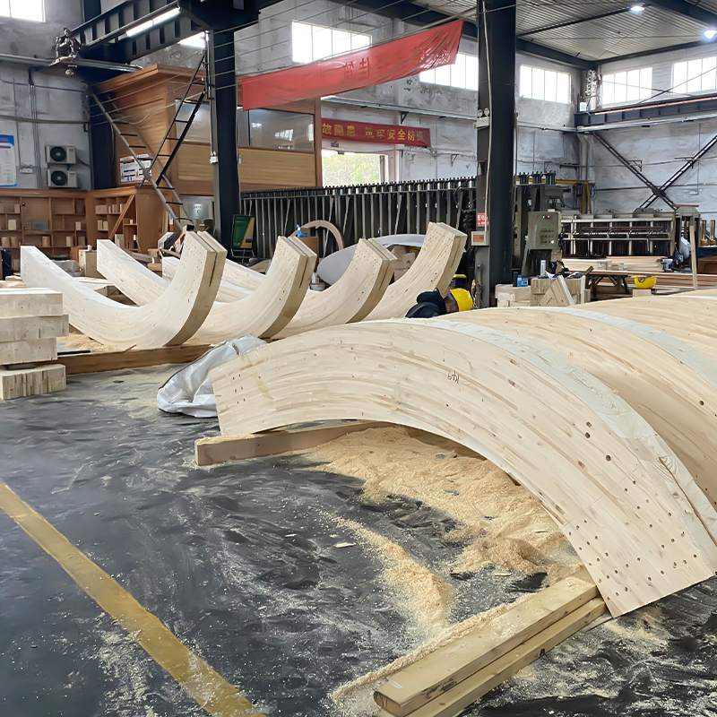 Glulam curbat de pin Glulam curbat de pin