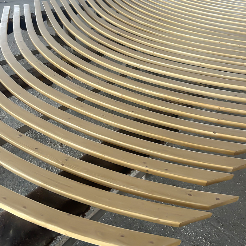 Glulam curbat de pin